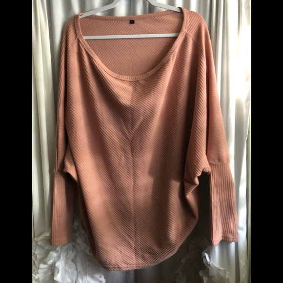 Tops - Pink slouchy bat wing shirt